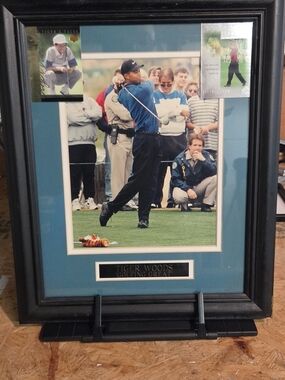 Tiger Woods Framed Golf Photo - Blue Mat